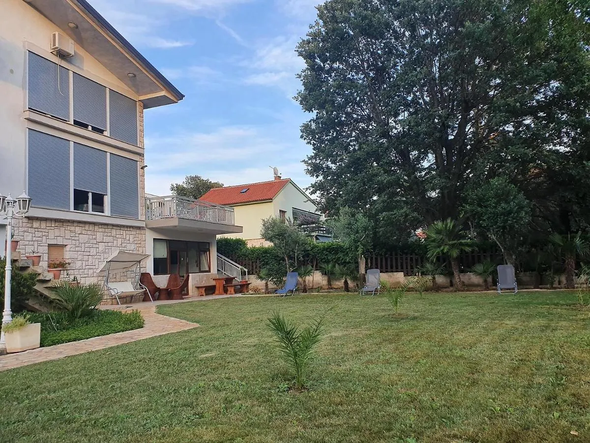 Apartments Hawaii Banjole Croatia